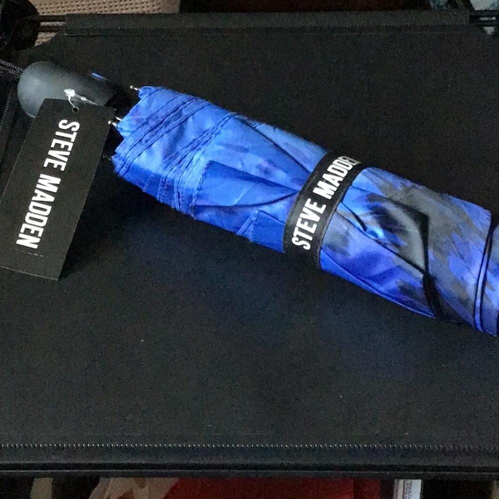 Steve Madden- Auto Open Umbrella